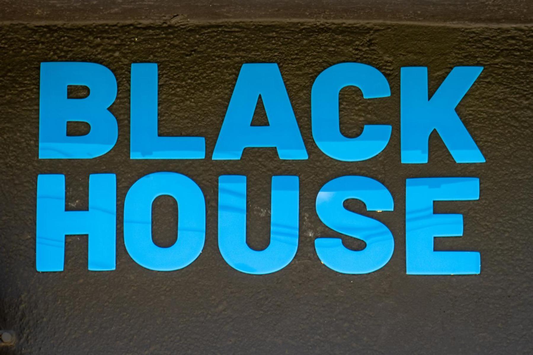 Black House Sorprendente Casa Estilo Industrial オロト エクステリア 写真