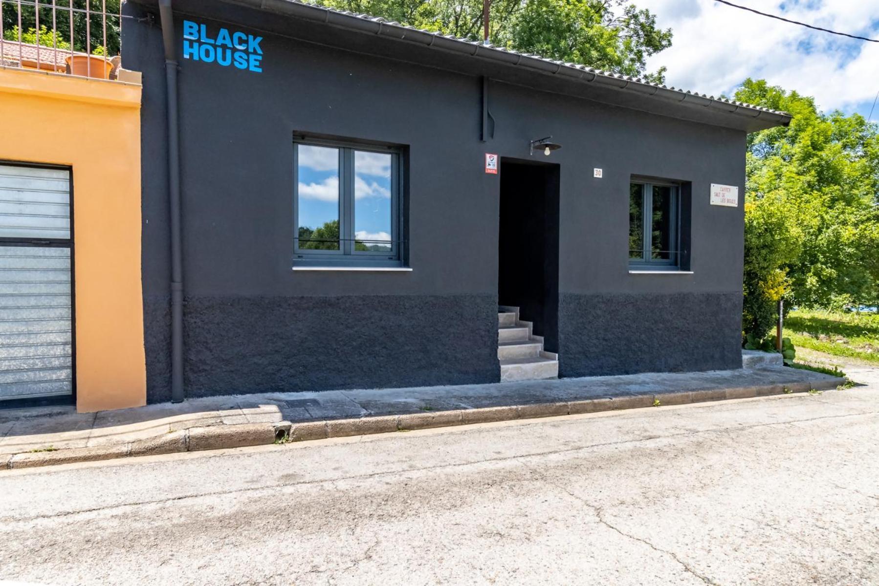 Black House Sorprendente Casa Estilo Industrial オロト エクステリア 写真