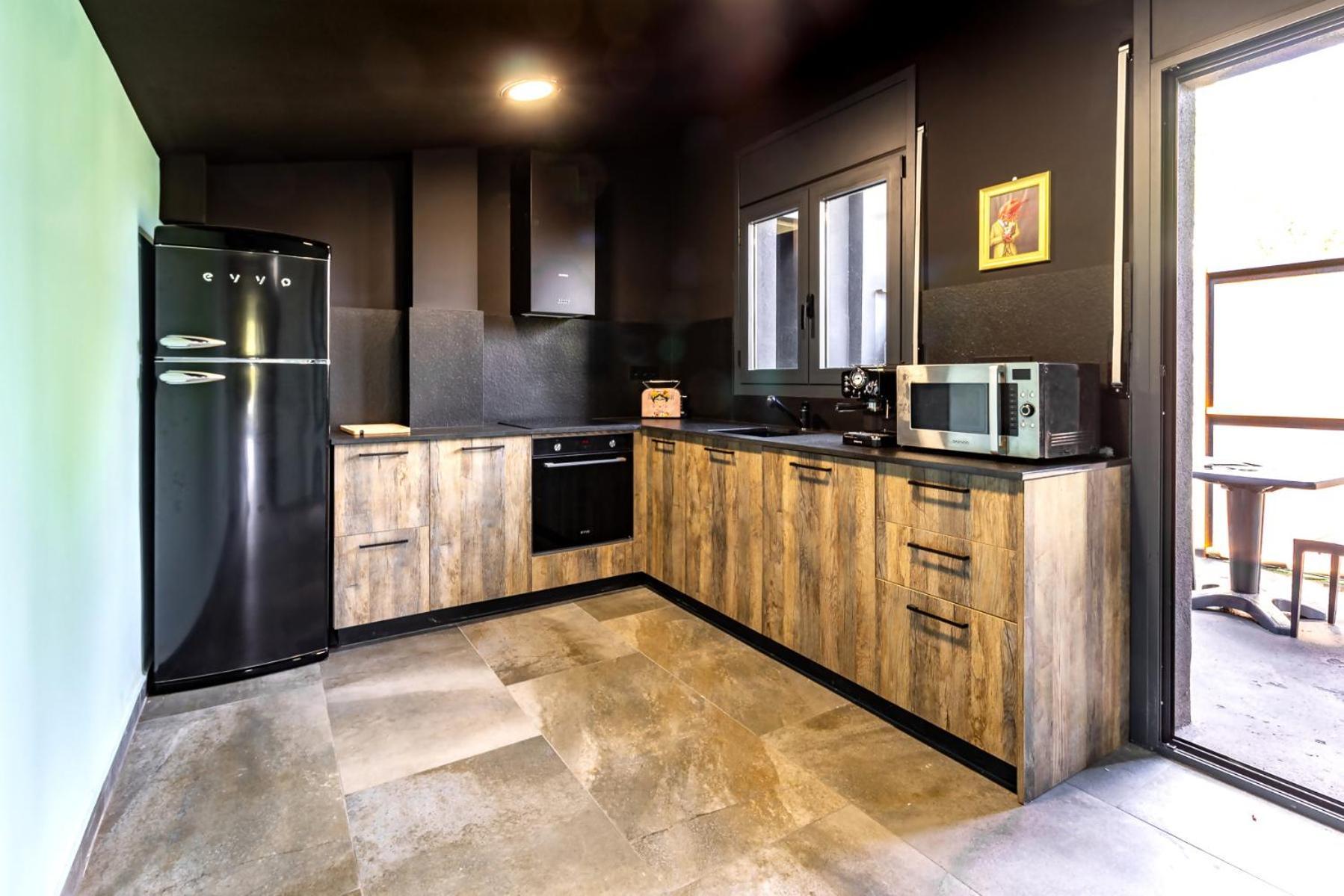 Black House Sorprendente Casa Estilo Industrial オロト エクステリア 写真