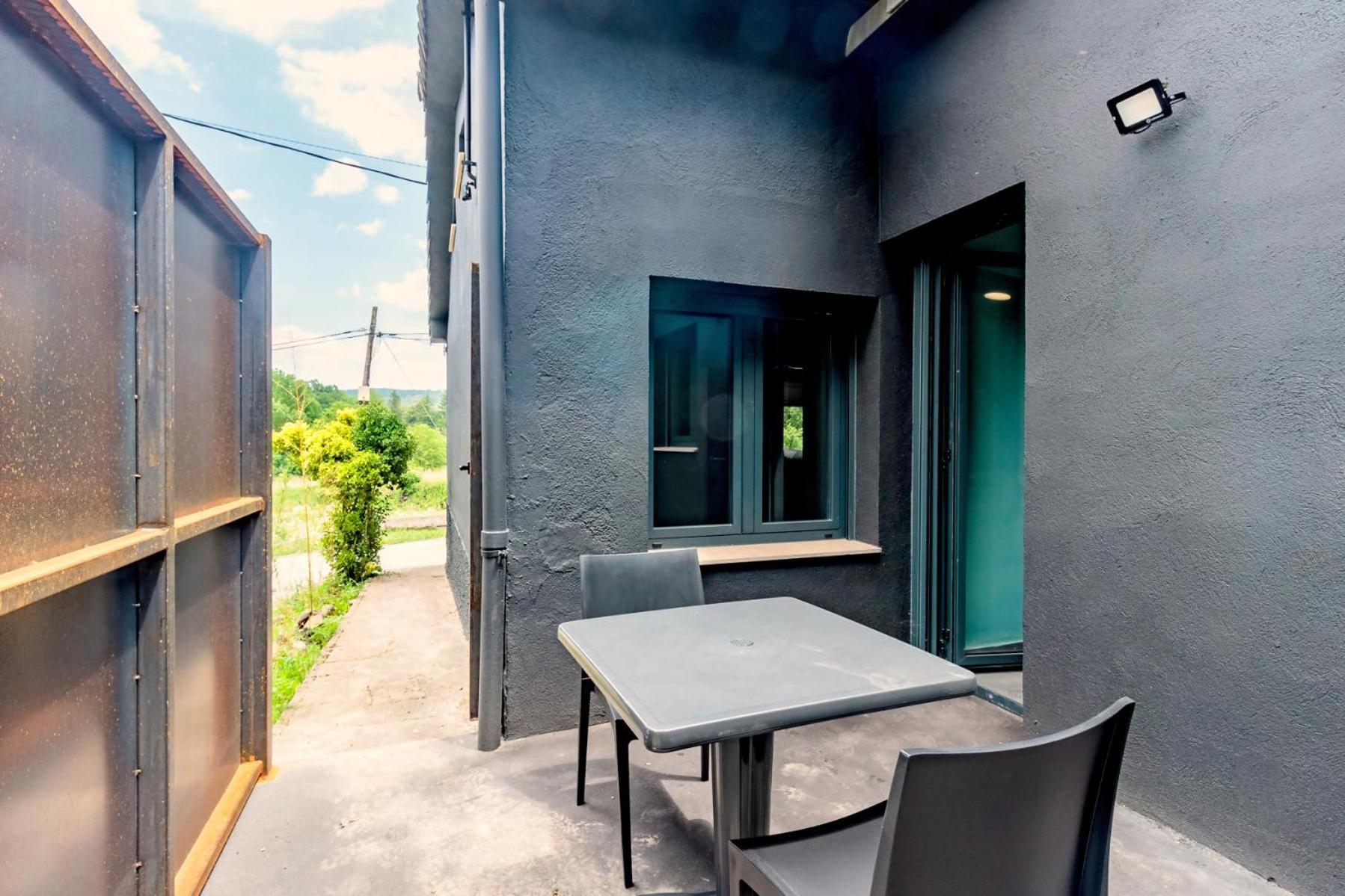 Black House Sorprendente Casa Estilo Industrial オロト エクステリア 写真