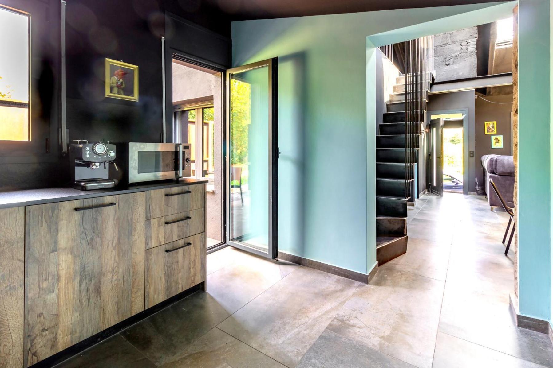 Black House Sorprendente Casa Estilo Industrial オロト エクステリア 写真