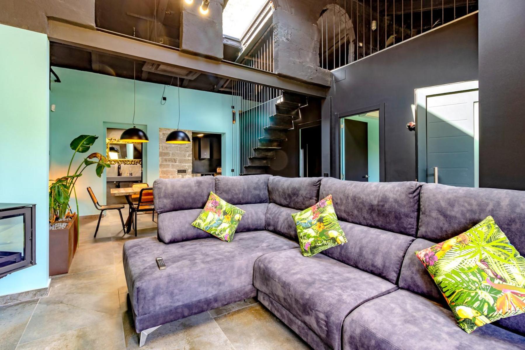 Black House Sorprendente Casa Estilo Industrial オロト エクステリア 写真
